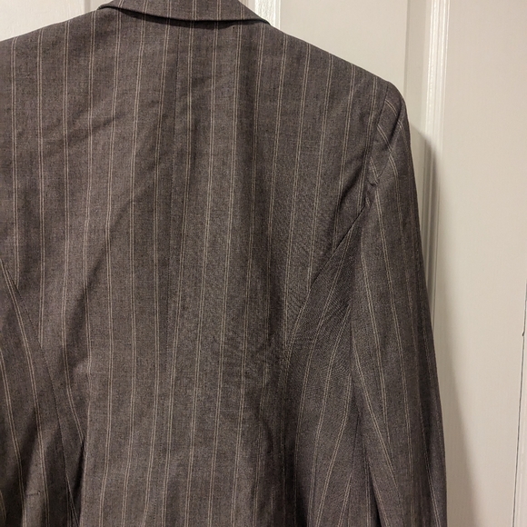 Anne Klein Gray Pinstripe One Button Wool Blend Stretchy Blazer (6P) - Picture 5 of 8